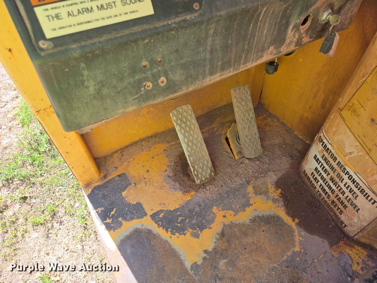image for item DP8960 Pettibone 8044 telehandler
