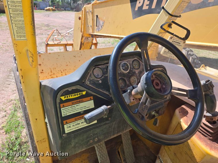 image for item DP8960 Pettibone 8044 telehandler