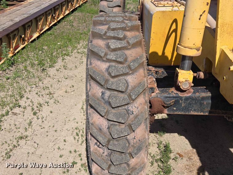 image for item DP8960 Pettibone 8044 telehandler