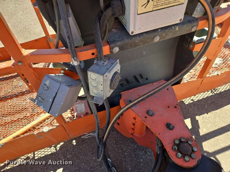image for item DP8973 2009 JLG 660SJ boom lift