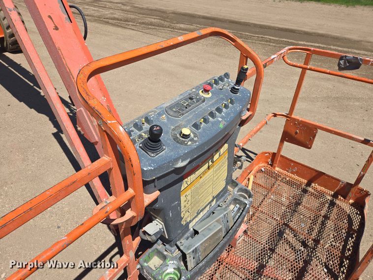 image for item DP8973 2009 JLG 660SJ boom lift