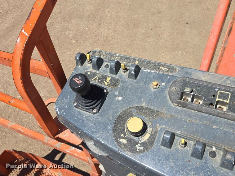 image for item DP8973 2009 JLG 660SJ boom lift