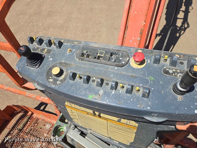 image for item DP8973 2009 JLG 660SJ boom lift