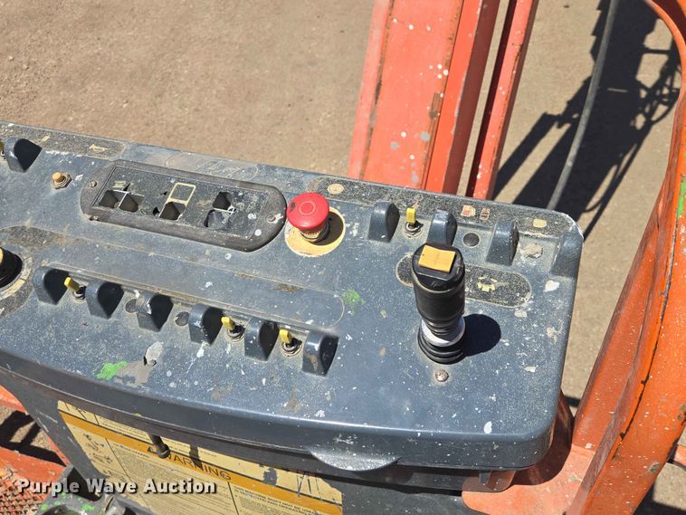 image for item DP8973 2009 JLG 660SJ boom lift