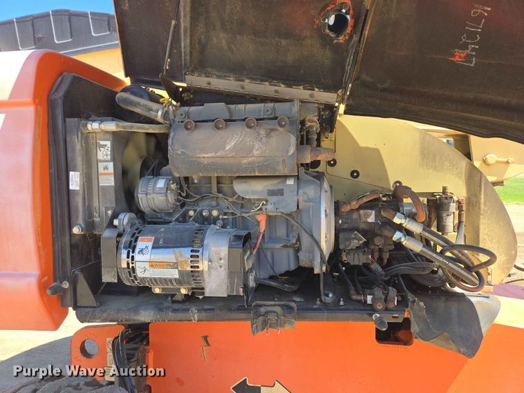 image for item DP8973 2009 JLG 660SJ boom lift