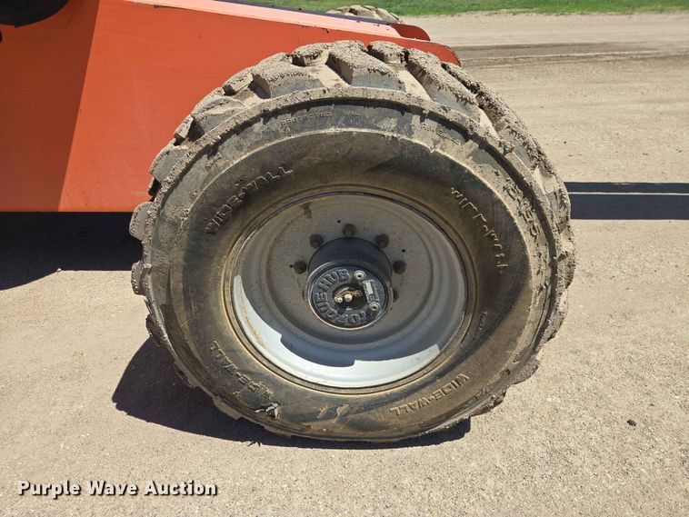 image for item DP8973 2009 JLG 660SJ boom lift