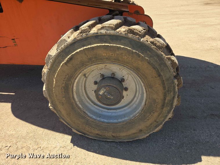 image for item DP8973 2009 JLG 660SJ boom lift