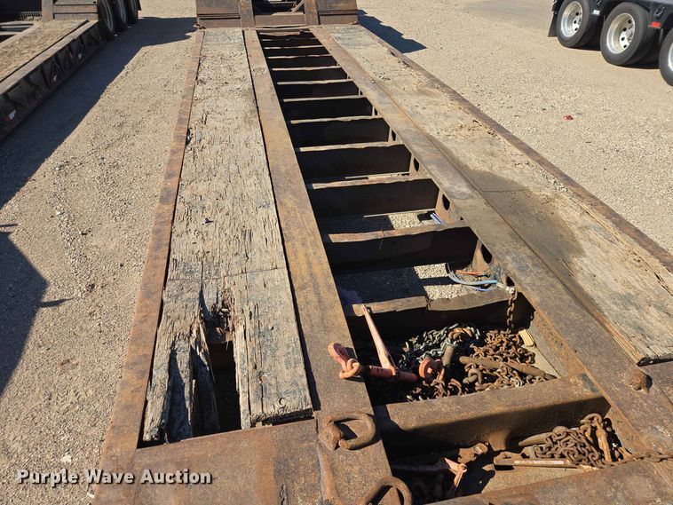 image for item DP8977 1999 Fontaine TH55-FLD lowboy equipment trailer