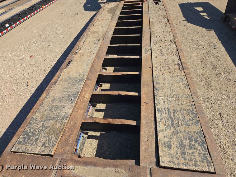image for item DP8977 1999 Fontaine TH55-FLD lowboy equipment trailer