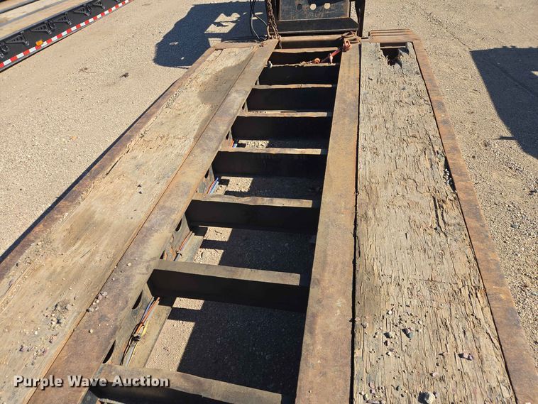 image for item DP8977 1999 Fontaine TH55-FLD lowboy equipment trailer