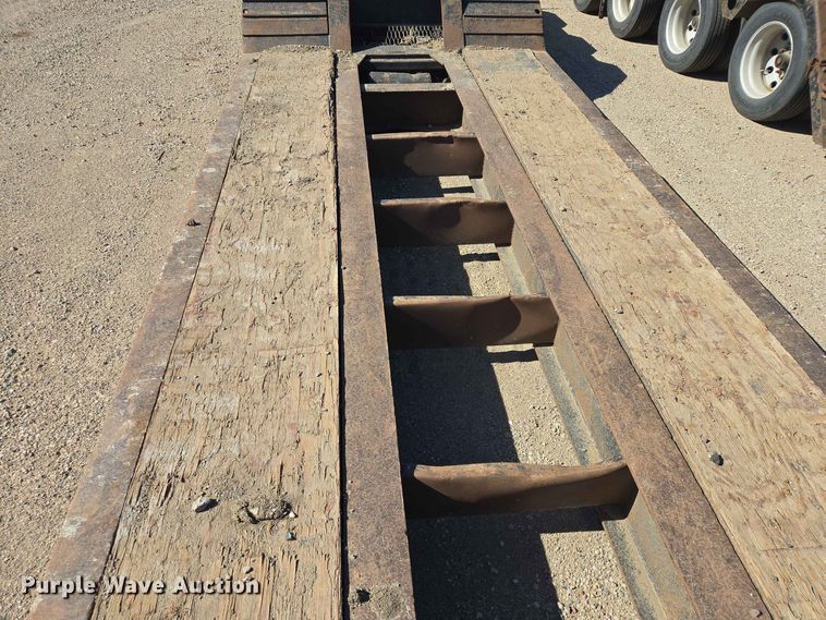 image for item DP8978 1988 Trailking TK100DG-4300 lowboy equipment trailer