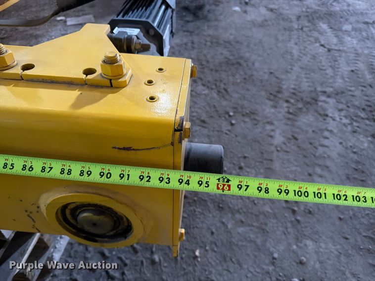 image for item DQ7782 Custom Steel Inc. overhead crane