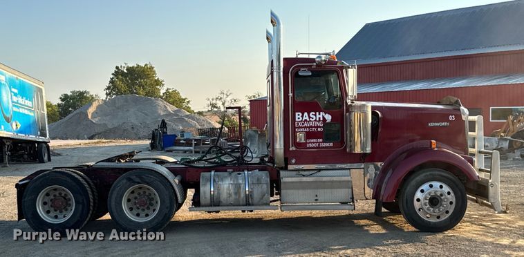 image for item DU3503 1997 Kenworth W900 semi truck