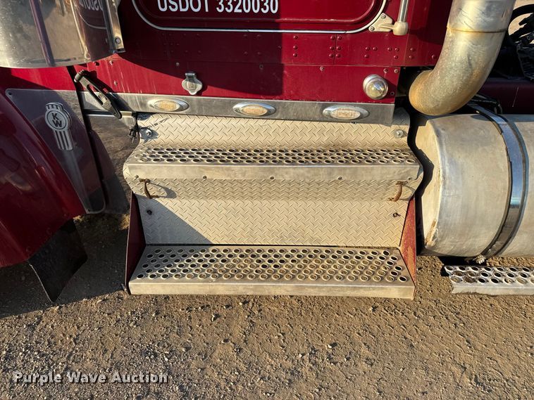 image for item DU3503 1997 Kenworth W900 semi truck