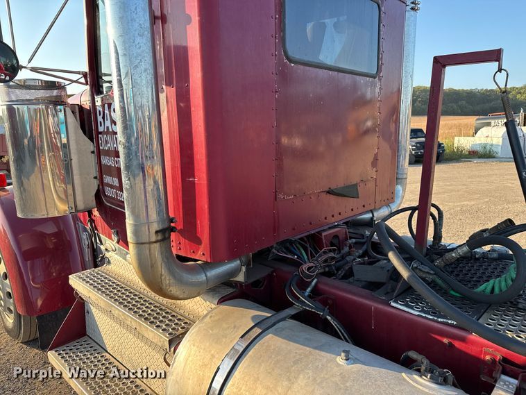 image for item DU3503 1997 Kenworth W900 semi truck