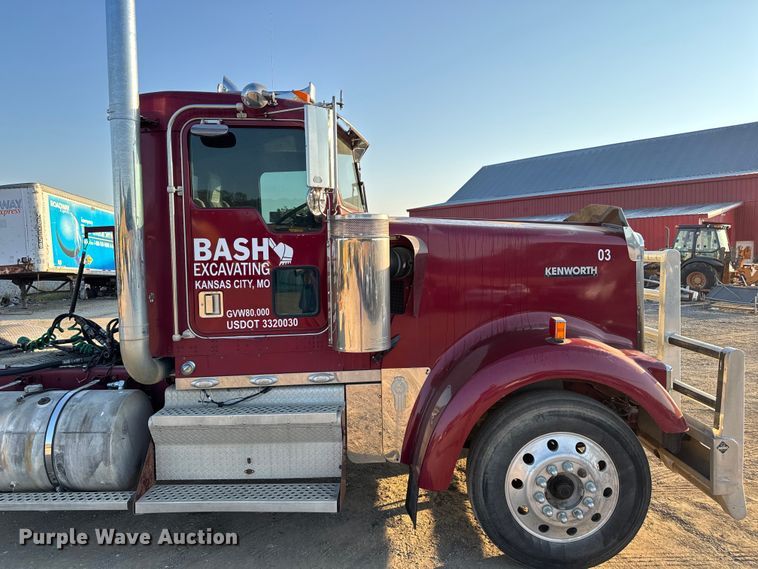 image for item DU3503 1997 Kenworth W900 semi truck