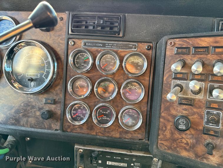 image for item DU3503 1997 Kenworth W900 semi truck