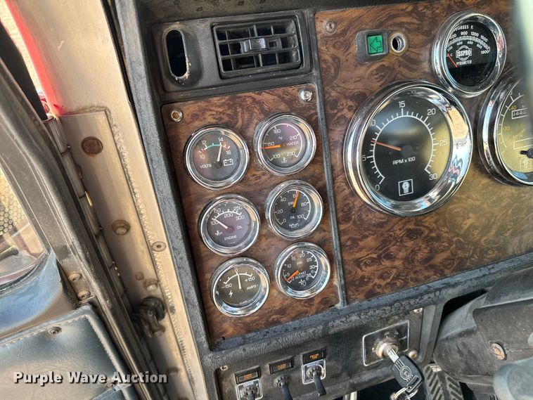 image for item DU3503 1997 Kenworth W900 semi truck