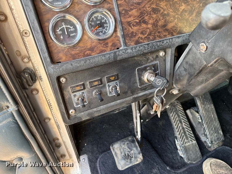 image for item DU3503 1997 Kenworth W900 semi truck