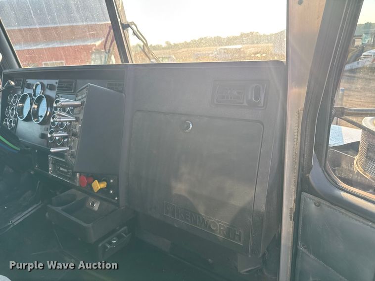image for item DU3503 1997 Kenworth W900 semi truck