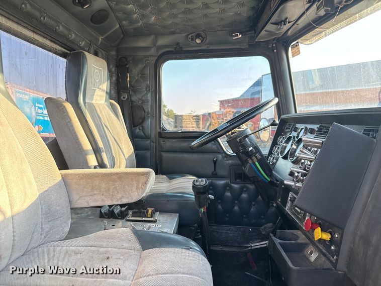 image for item DU3503 1997 Kenworth W900 semi truck