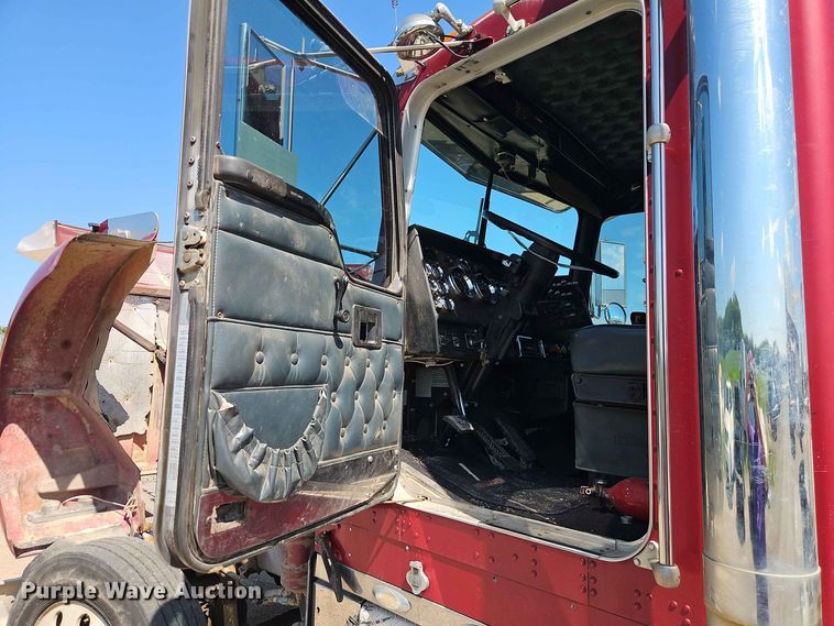 image for item DU3503 1997 Kenworth W900 semi truck