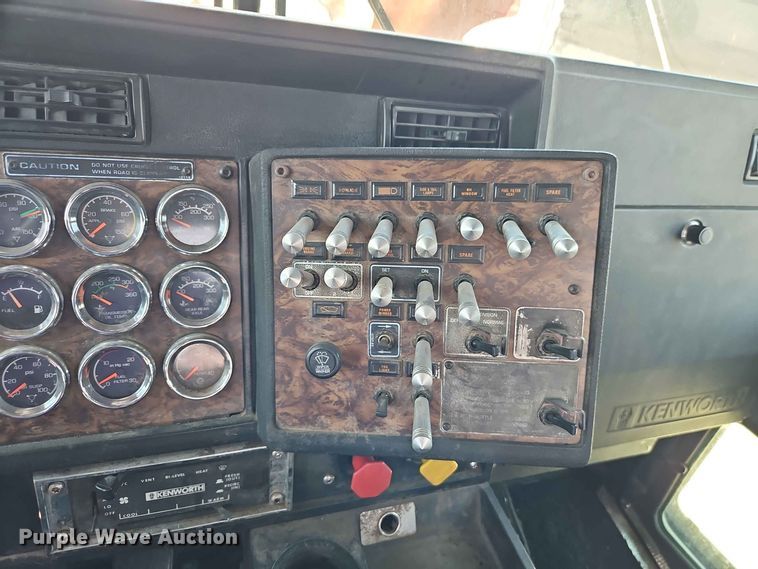 image for item DU3503 1997 Kenworth W900 semi truck