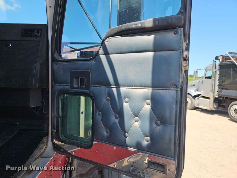 image for item DU3503 1997 Kenworth W900 semi truck