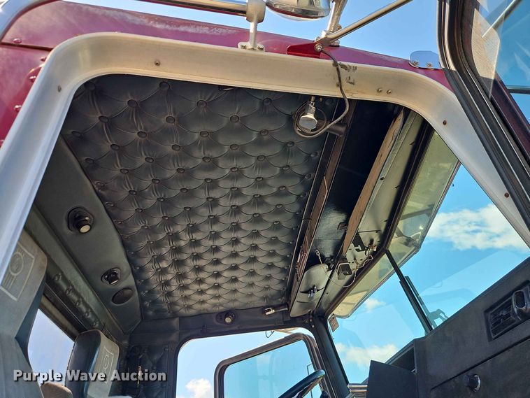 image for item DU3503 1997 Kenworth W900 semi truck