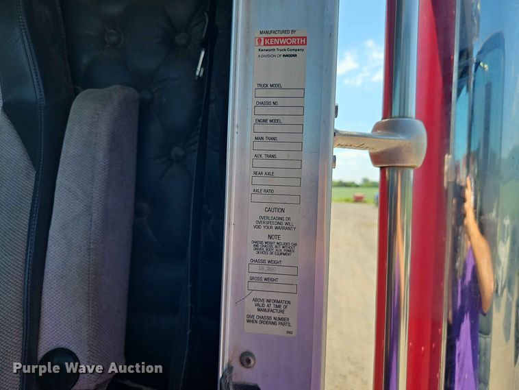 image for item DU3503 1997 Kenworth W900 semi truck