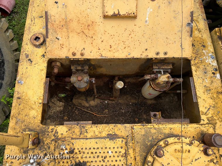 image for item DU5750 1986 Caterpillar 637E conventional scraper 