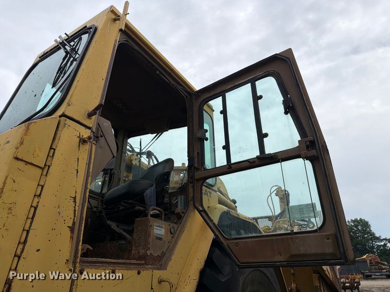 image for item DU5750 1986 Caterpillar 637E conventional scraper 