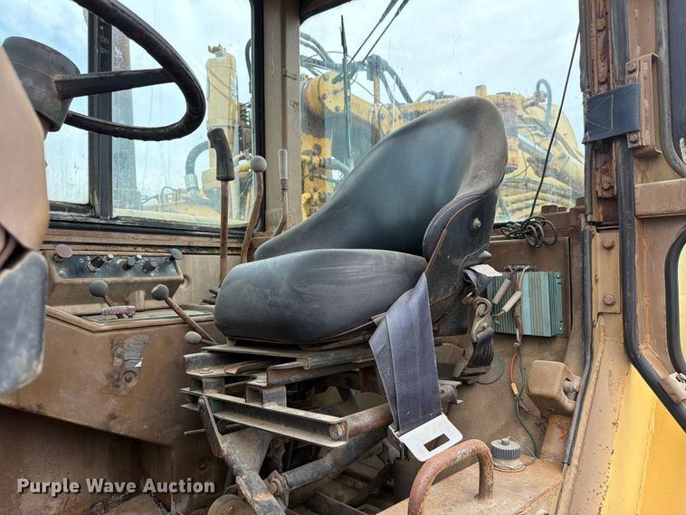 image for item DU5750 1986 Caterpillar 637E conventional scraper 