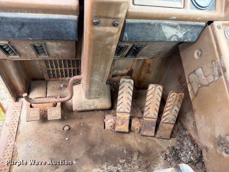 image for item DU5750 1986 Caterpillar 637E conventional scraper 