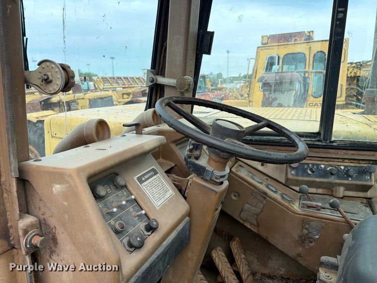 image for item DU5750 1986 Caterpillar 637E conventional scraper 