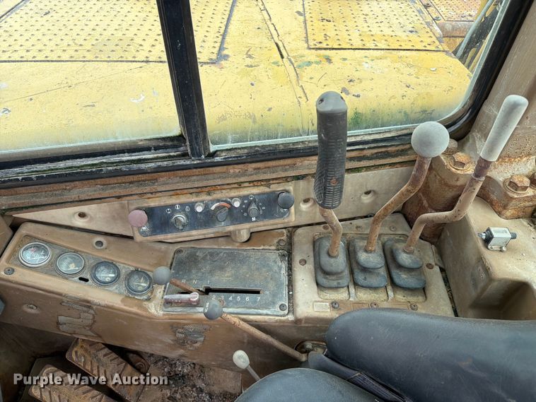 image for item DU5750 1986 Caterpillar 637E conventional scraper 