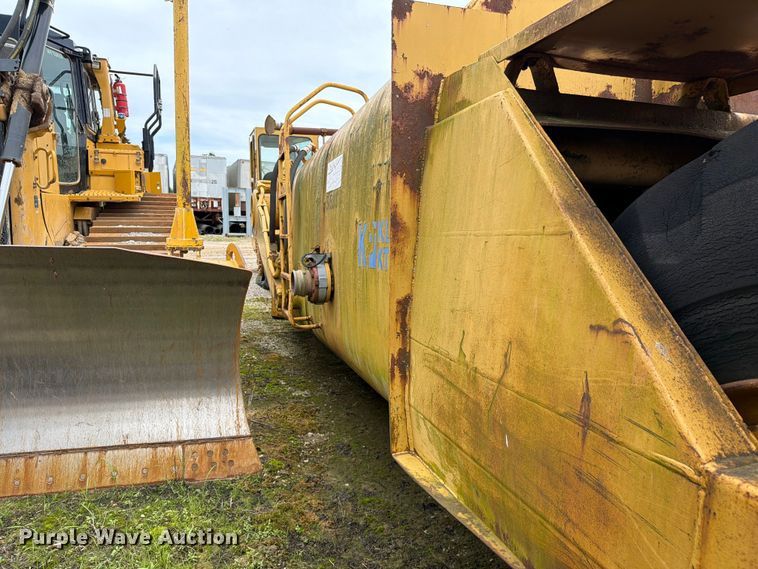 image for item DU5751 1975 Caterpillar 623 water wagon