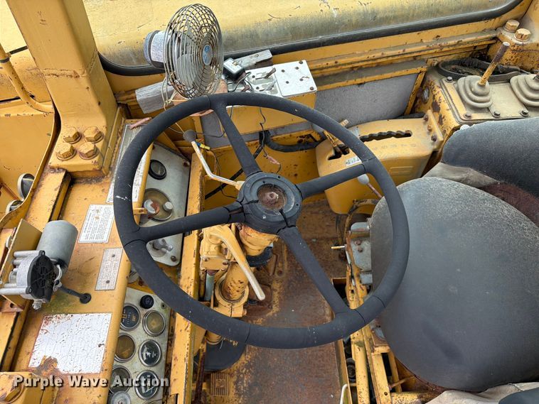 image for item DU5751 1975 Caterpillar 623 water wagon