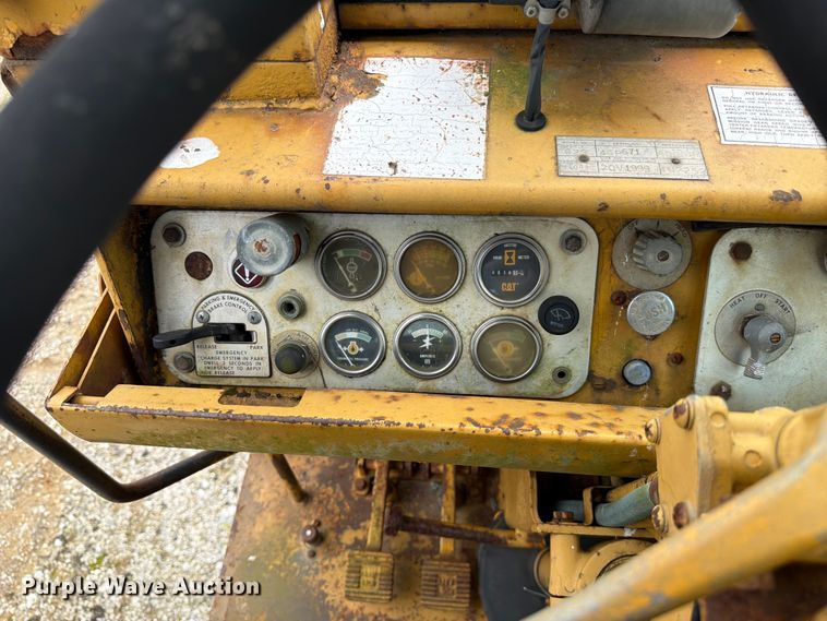 image for item DU5751 1975 Caterpillar 623 water wagon