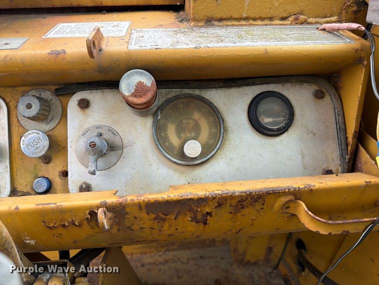 image for item DU5751 1975 Caterpillar 623 water wagon