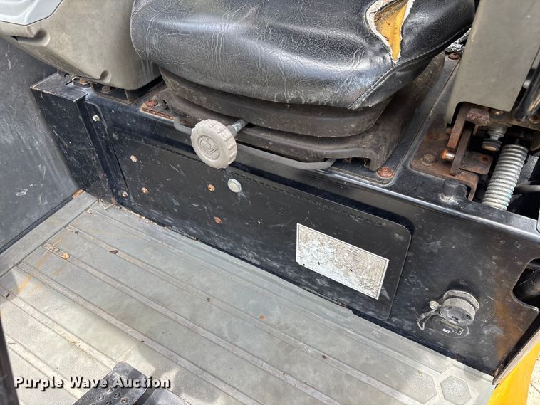 image for item DU6305 2019 Caterpillar 303.5E2 mini excavator