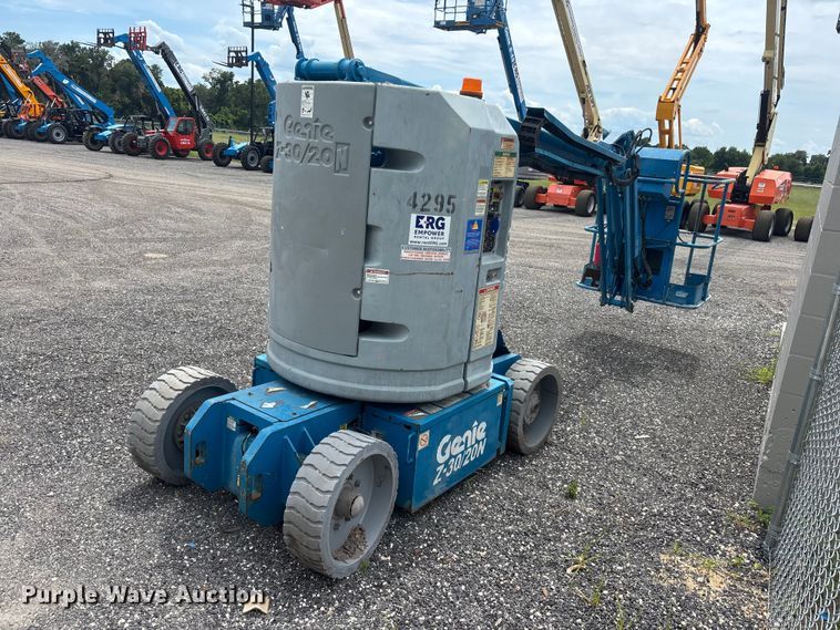 image for item DU6306 2000 Genie Z-30/20N boom lift