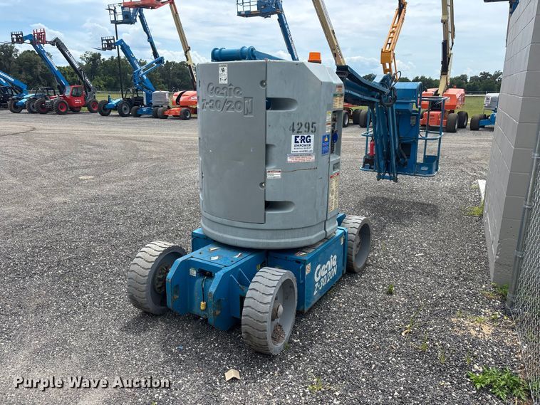 image for item DU6306 2000 Genie Z-30/20N boom lift