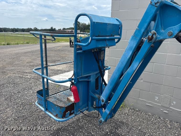 image for item DU6306 2000 Genie Z-30/20N boom lift