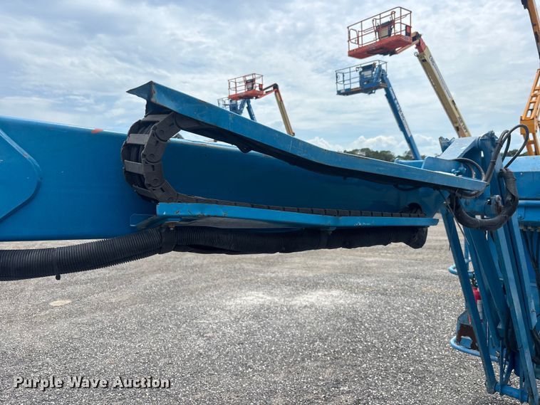 image for item DU6306 2000 Genie Z-30/20N boom lift