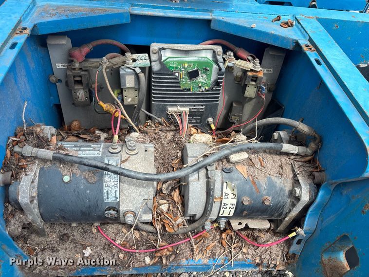 image for item DU6306 2000 Genie Z-30/20N boom lift