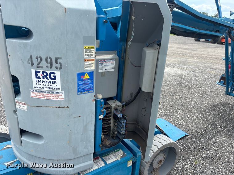 image for item DU6306 2000 Genie Z-30/20N boom lift