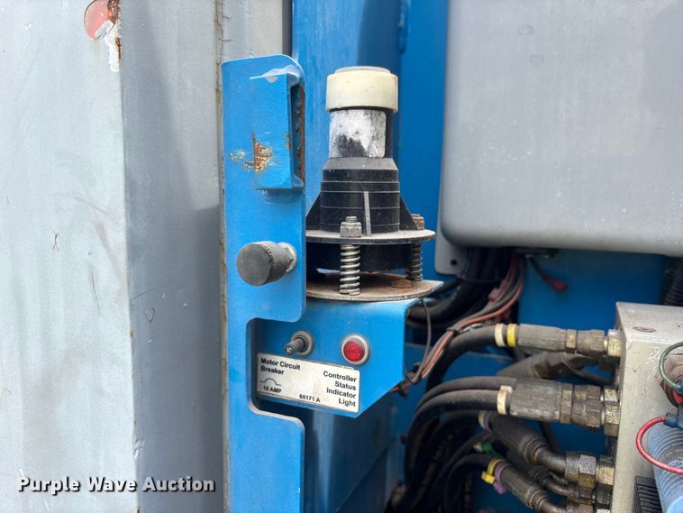image for item DU6306 2000 Genie Z-30/20N boom lift
