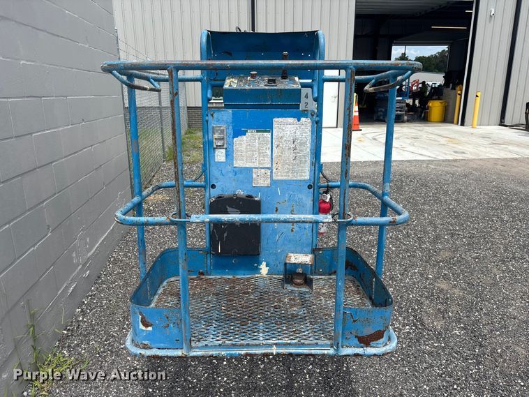 image for item DU6306 2000 Genie Z-30/20N boom lift