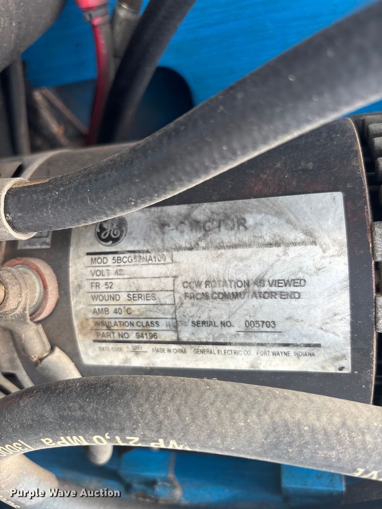 image for item DU6306 2000 Genie Z-30/20N boom lift